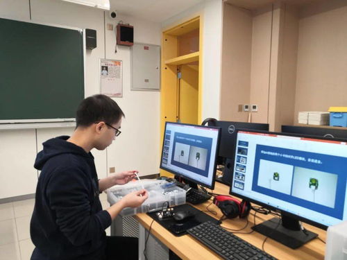 提升专业能力 夯实课改基础——经开一校中小学信息技术组与科学组专业技能培训与咨询服务